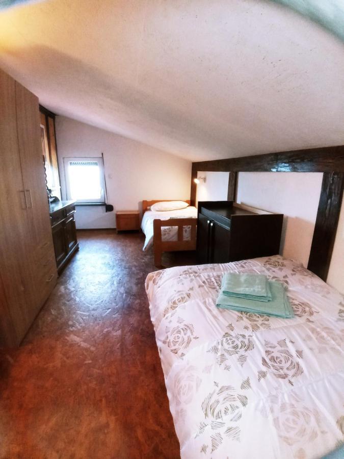 Apartments Pomjan Pogled Na Gore Ngoại thất bức ảnh